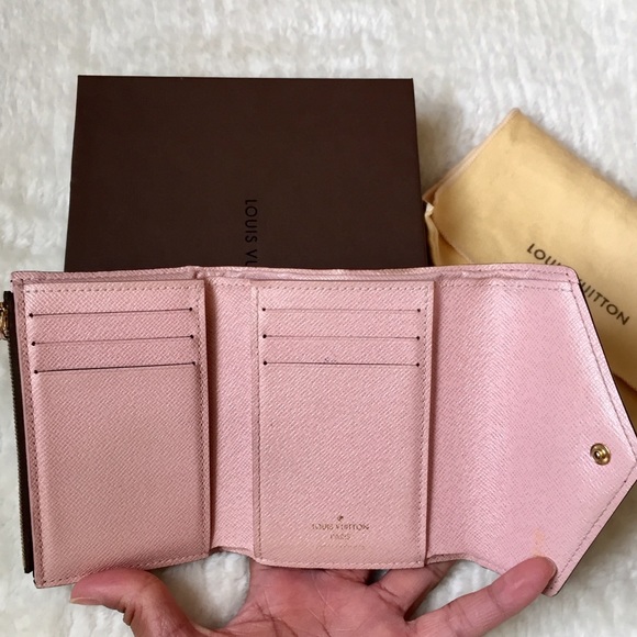 📌SOLD📌Louis Vuitton Victorine Wallet - Picture 8 of 16